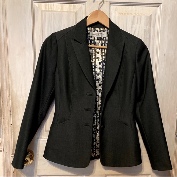 Tahari gray jacket❤️ - Picture 1 of 9